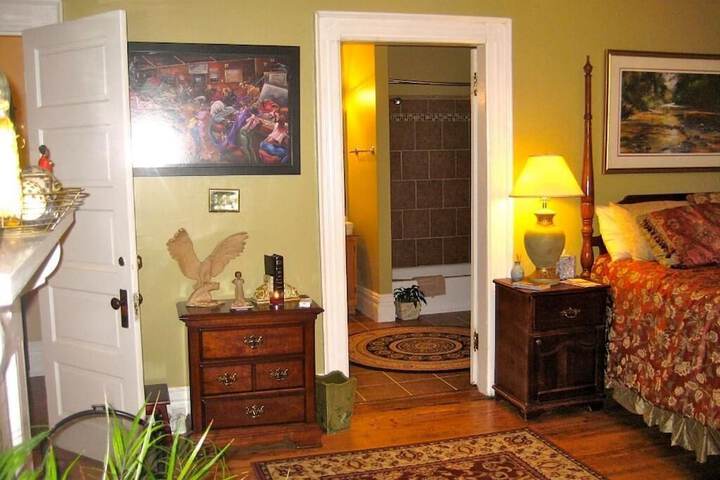 Inn Upon Moon River Plantation