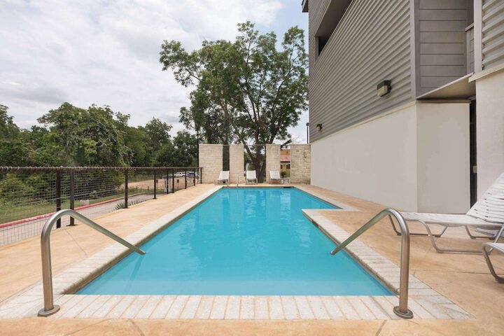 Pool 9 of 65