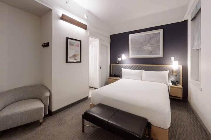 Room 11 of 37