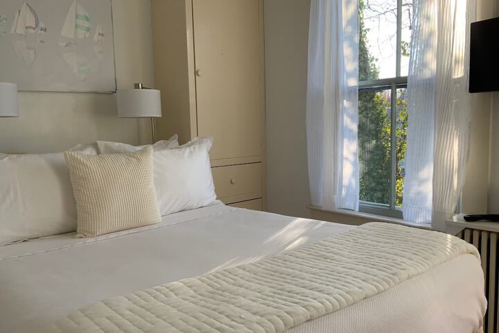Room 35 of 47