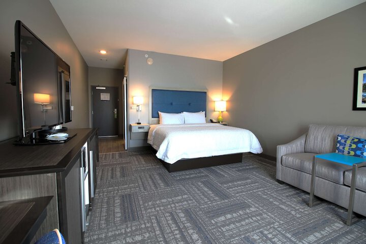 Room 22 of 37
