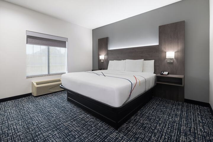 Room 17 of 60