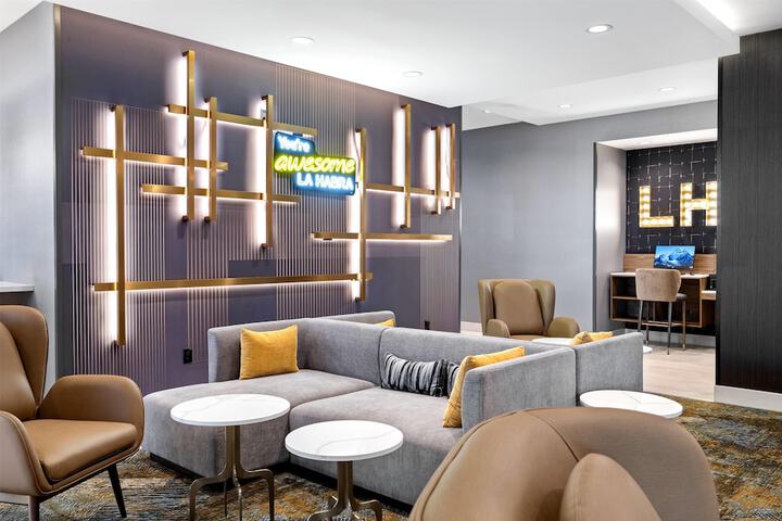 La Quinta Inn & Suites by Wyndham La Habra