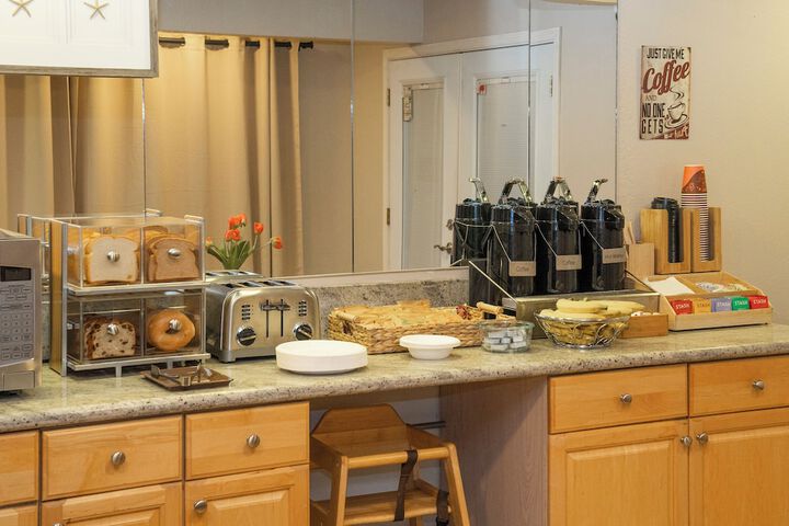 Breakfast/Coffee Service 36 of 37