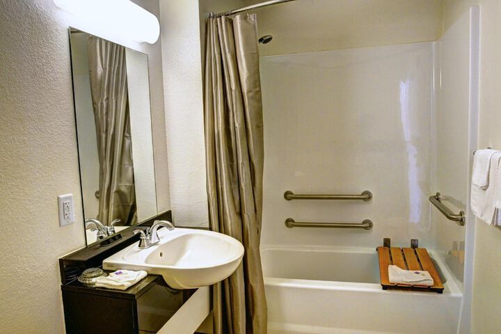 Room 26 of 36