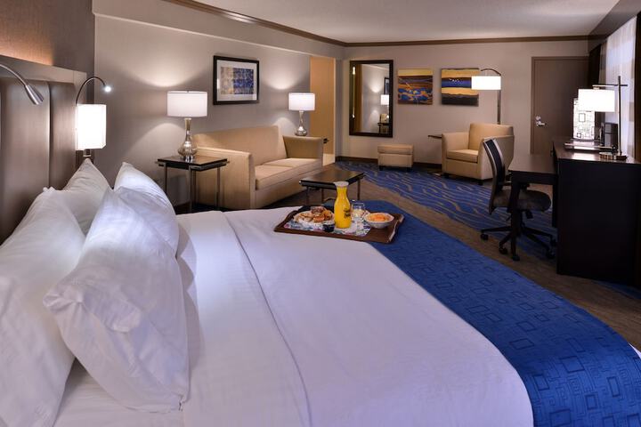 Room 35 of 72