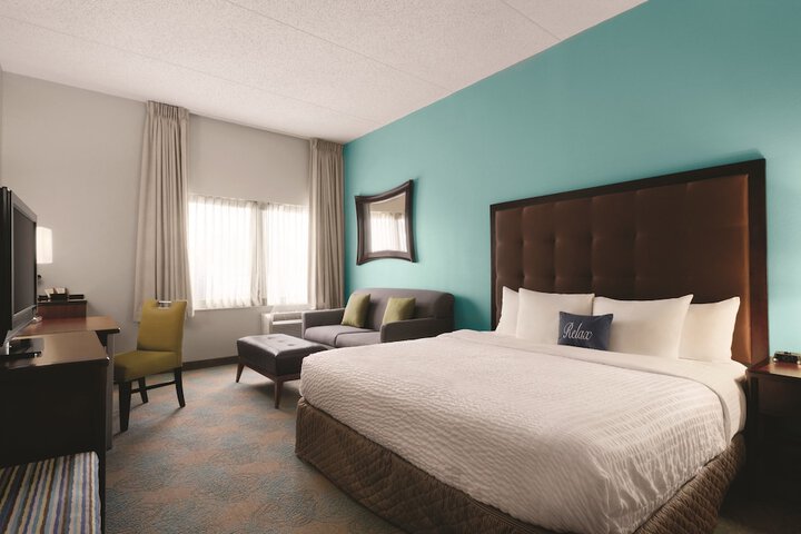 Room 18 of 38