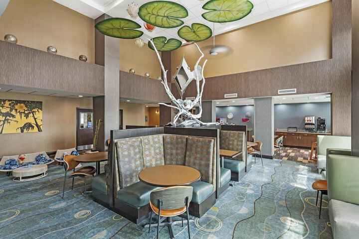 Best Western Plus Chain of Lakes Inn & Suites