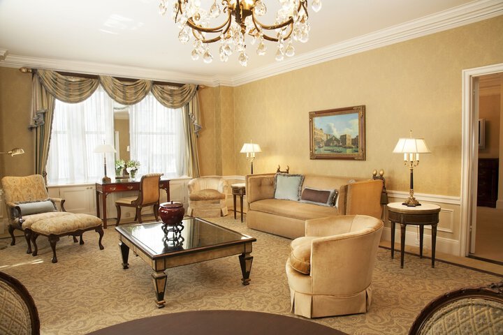 Room 25 of 82