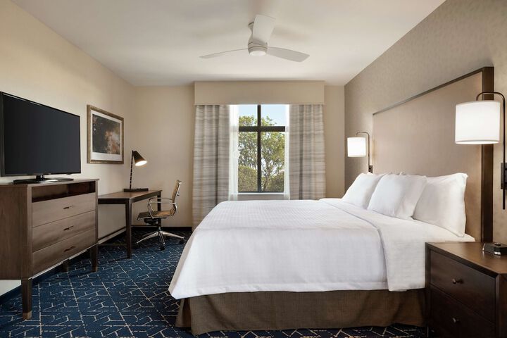 Room 22 of 48