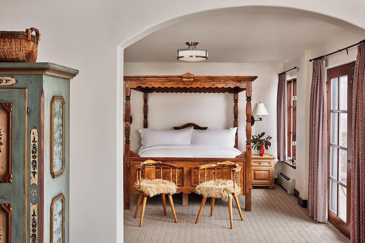 Goldener Hirsch Auberge Collection