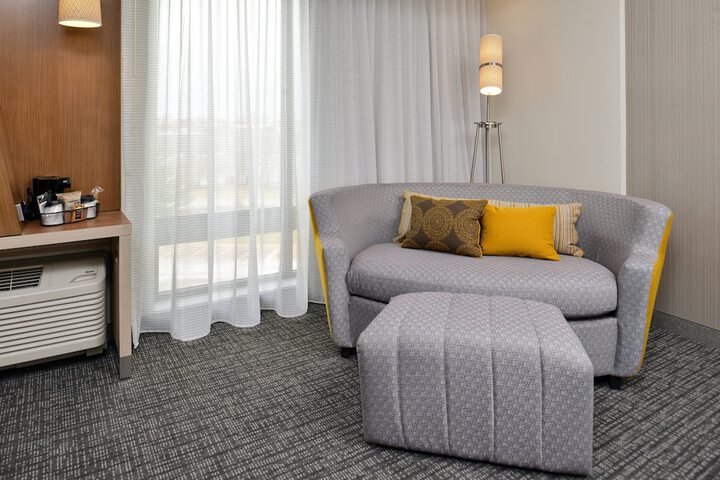 Room 32 of 54