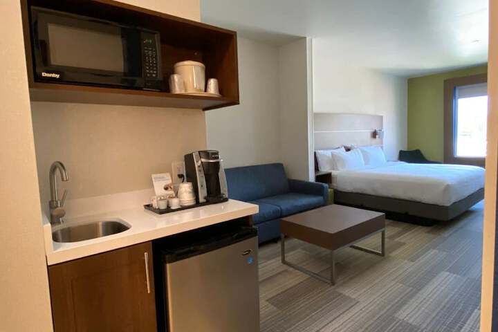 Room 28 of 42