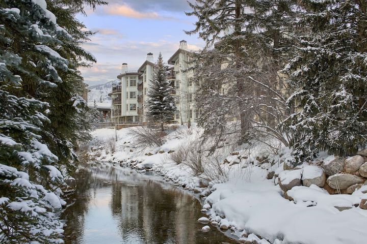 Hotel 4 of 98