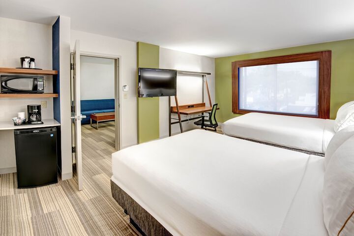 Room 32 of 50