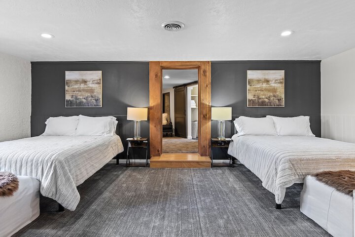 Room 18 of 77