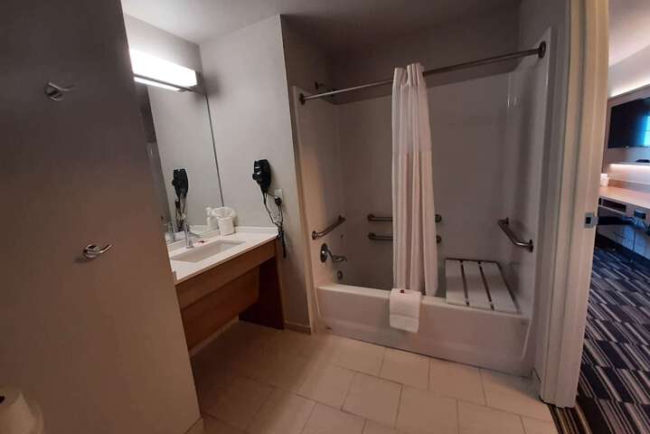 Room 9 of 21