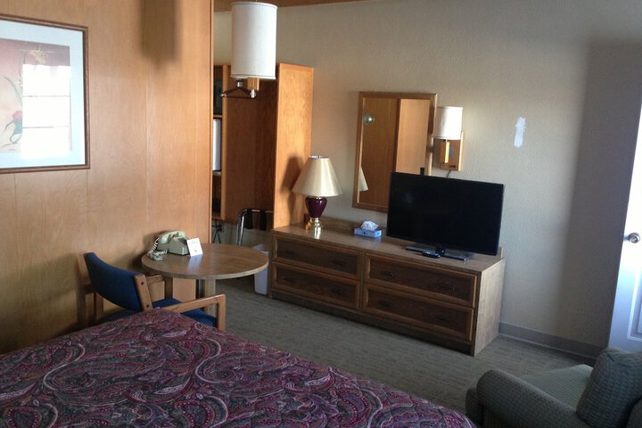 Room 16 of 34