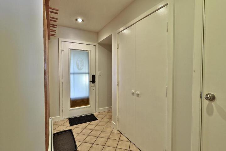 Skiers! Fox Hollow 2BR 2BA Condo Across from Pico, Minutes to Killington condo