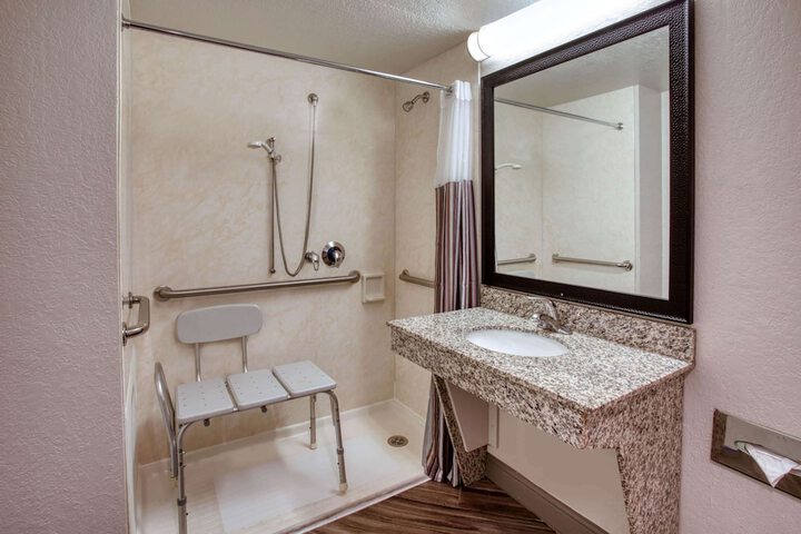 Room 25 of 58