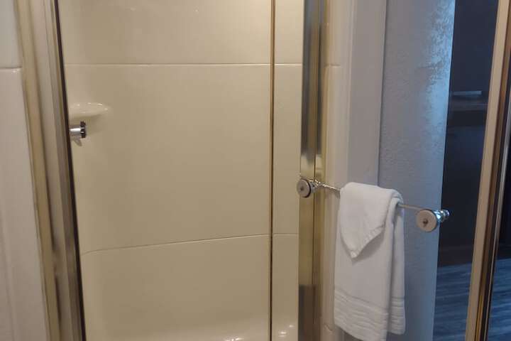 Room 16 of 31