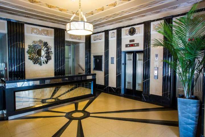 Hotel Deco Omaha Tapestry Collection by Hilton