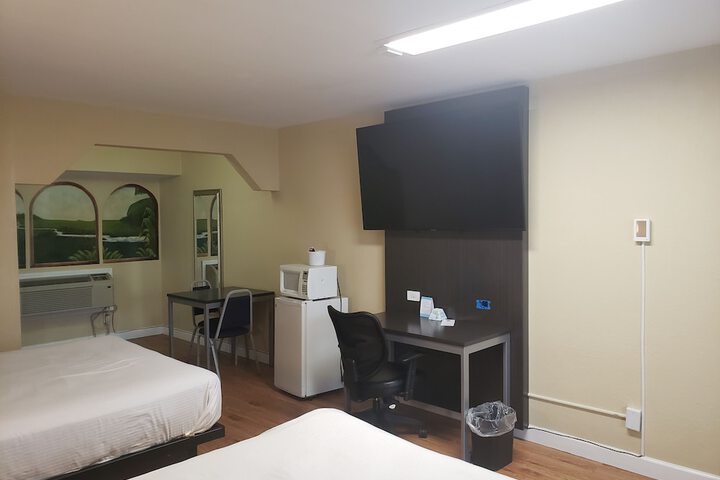 Room 93 of 120