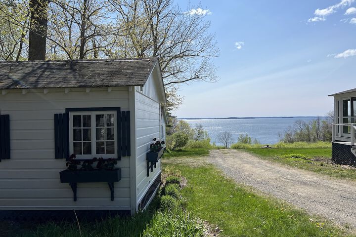High Tide Inn