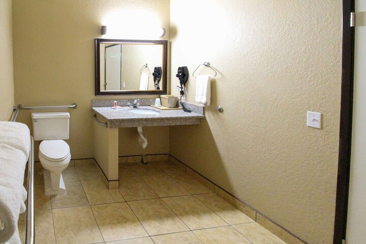 Room 11 of 26