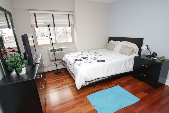 Room 8 of 15