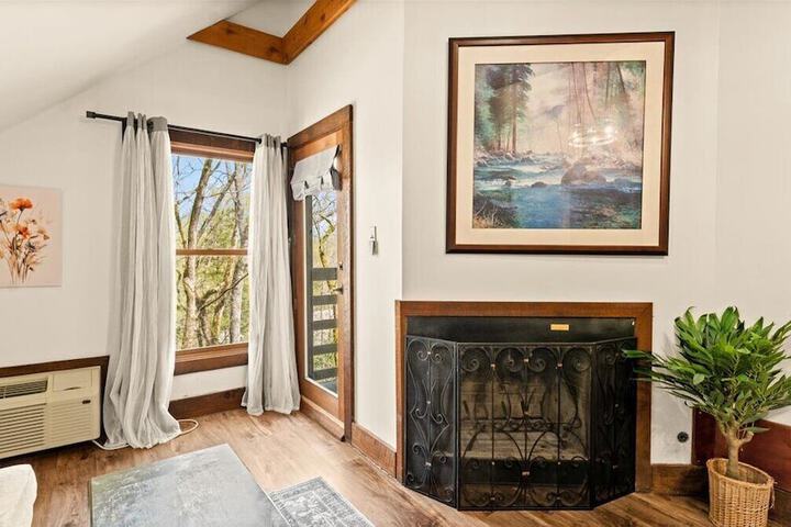 Laurel Valley Mountain Retreat
