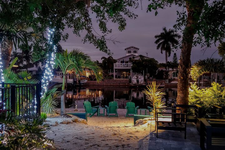 Sundeck 97 of 117