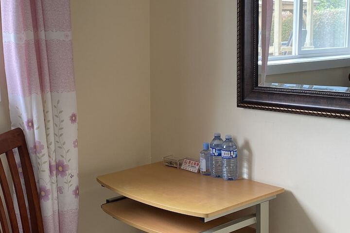 Room 28 of 43