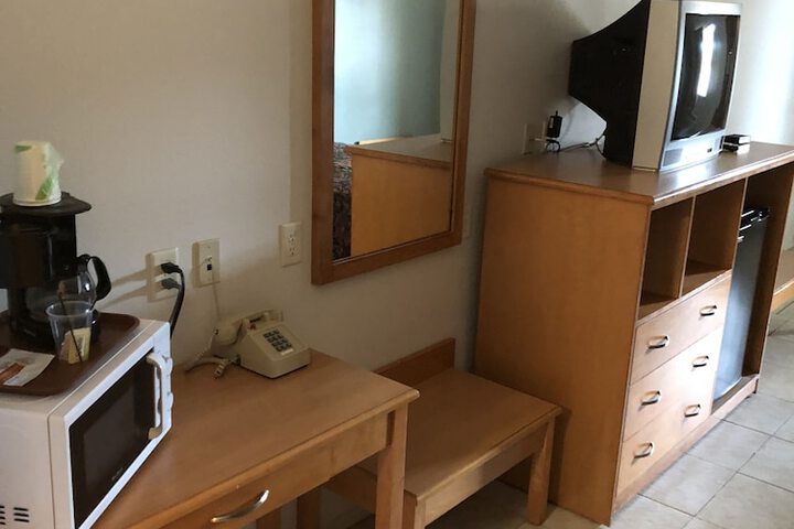 Room 9 of 30