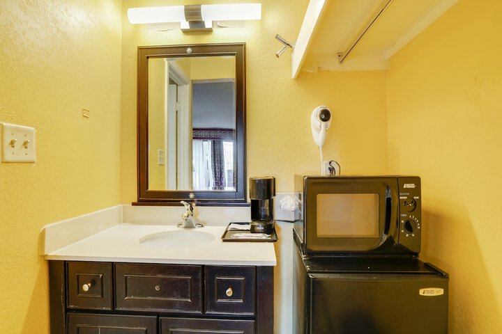 Room 24 of 46