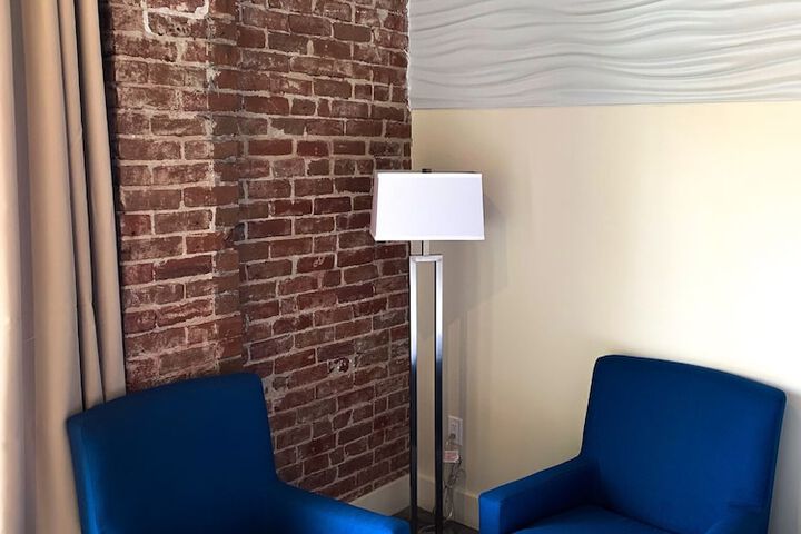 Room 6 of 36