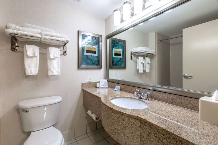 Wingate by Wyndham Charlotte Speedway / Concord