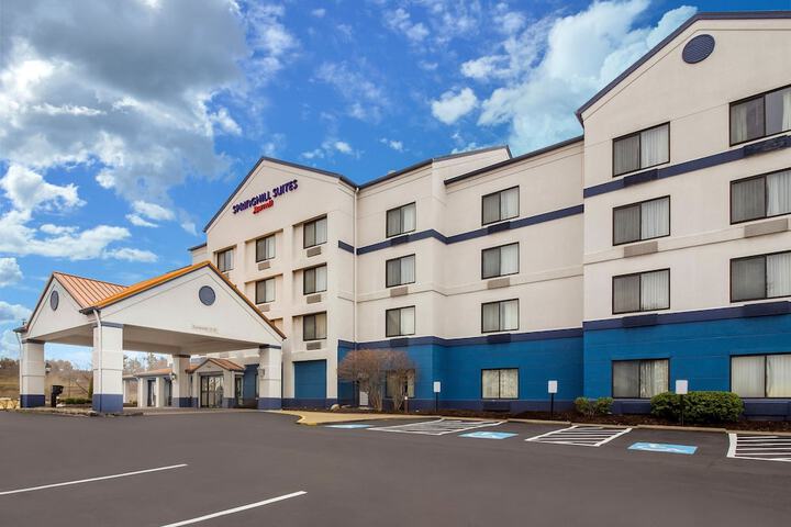 Hotel 2 of 43
