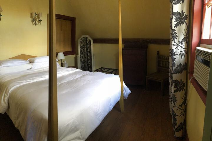 Room 32 of 45