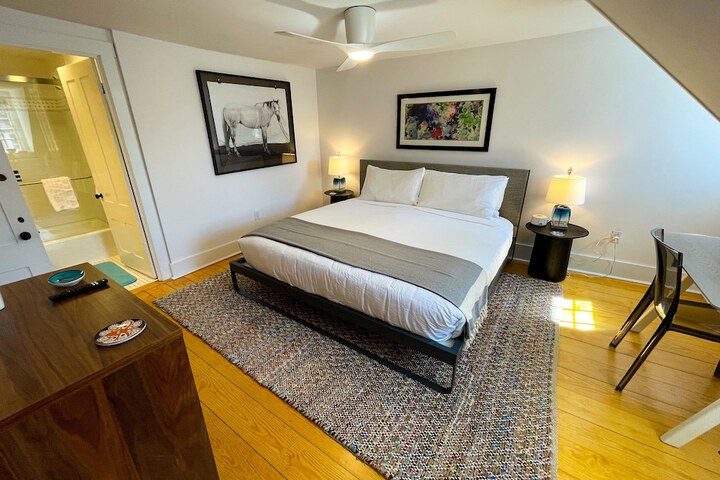 Room 42 of 68