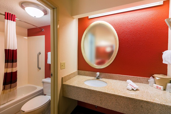 Room 9 of 23