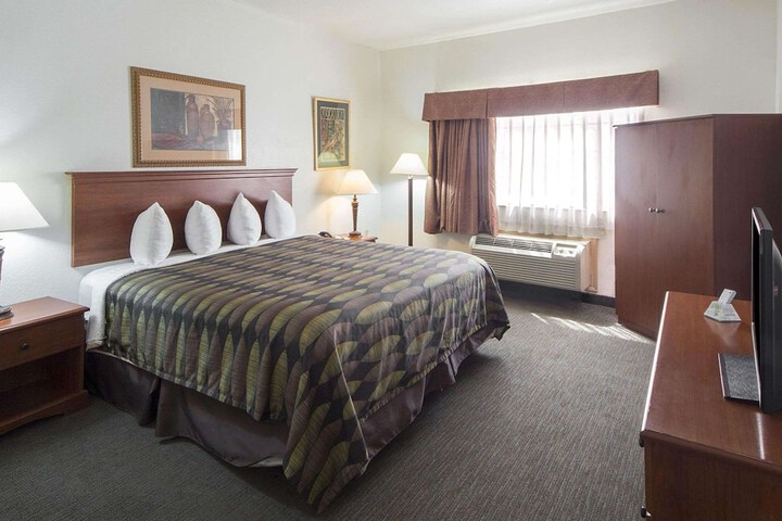 Room 14 of 46