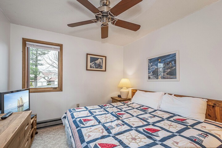 Ski Harbor 16 by Taylor Made Deep Creek