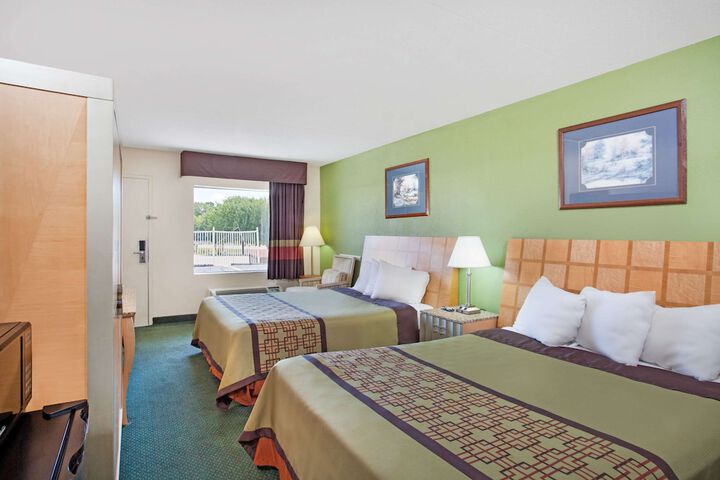 Room 7 of 15