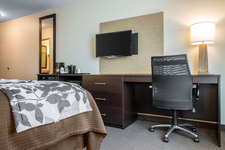 Room 15 of 44