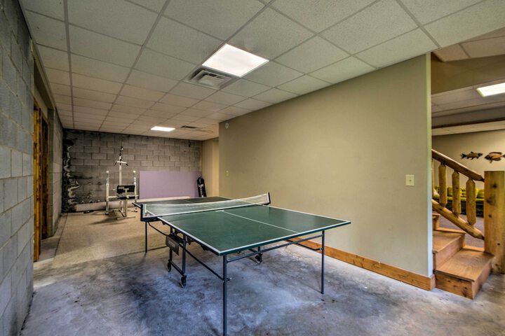 Tryon House w / Hot Tub - Near Equestrian Centers!