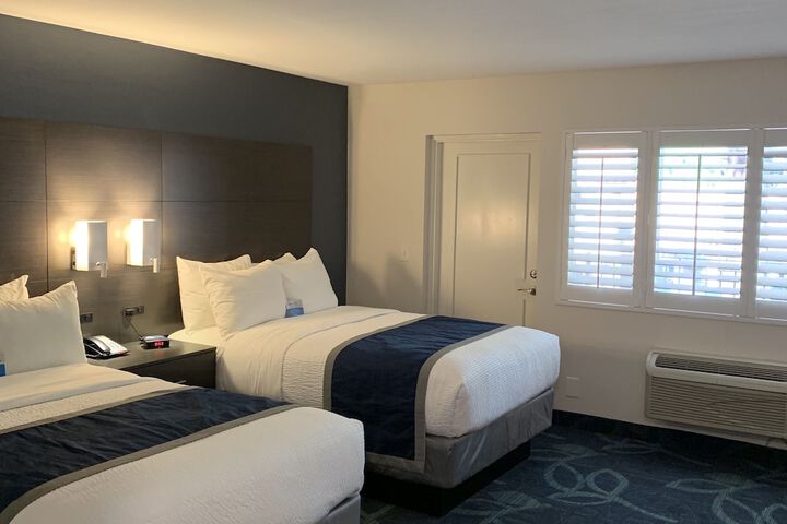 Room 52 of 99