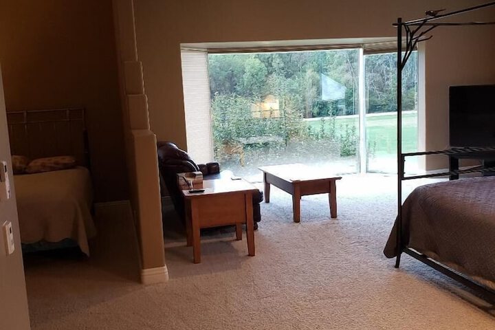 Room 12 of 18