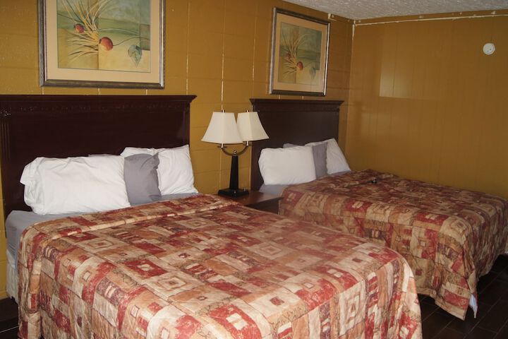 Room 8 of 23