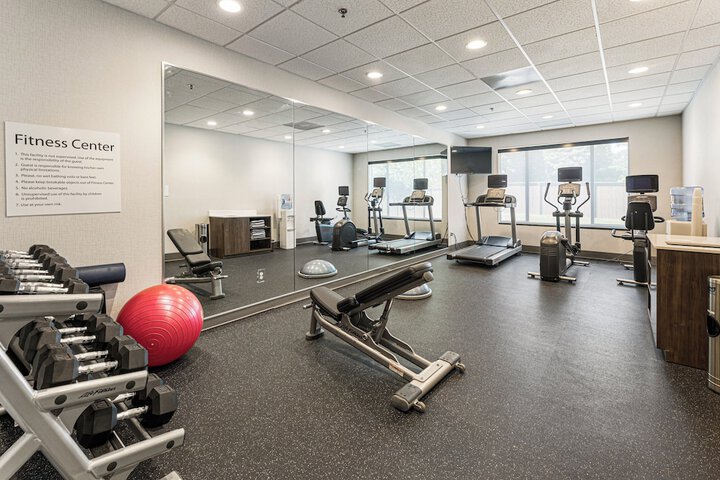 Holiday Inn Express & Suites Buford NE - Lake Lanier by IHG